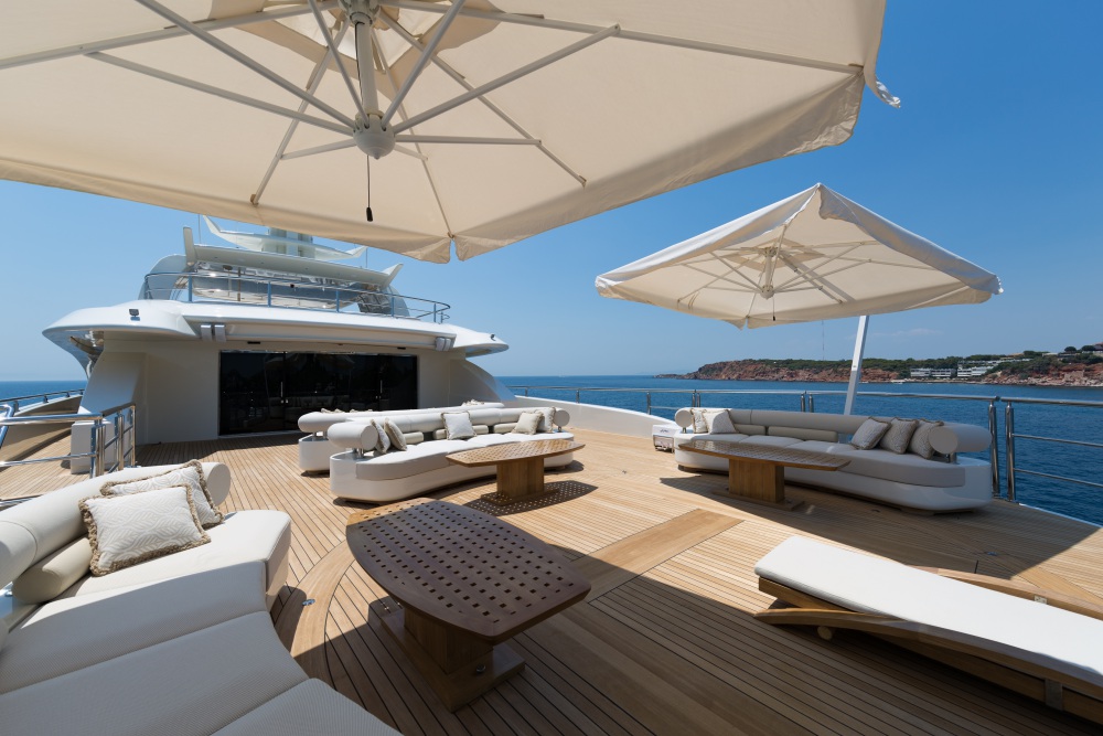 Yacht deck design
