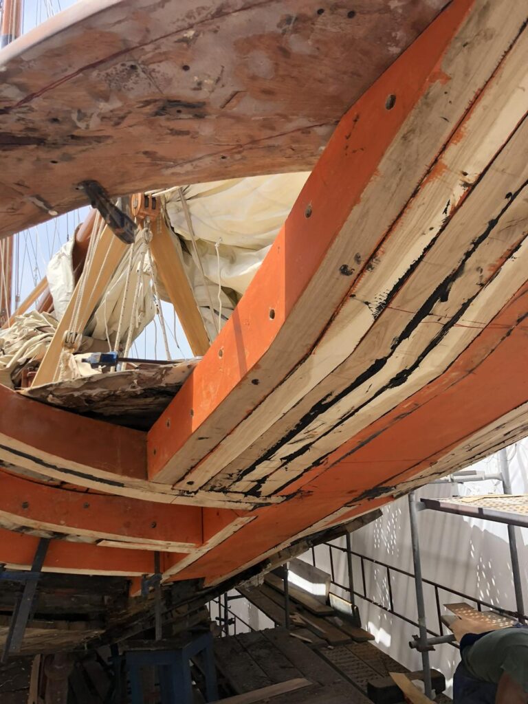 Renovation yacht hull 4